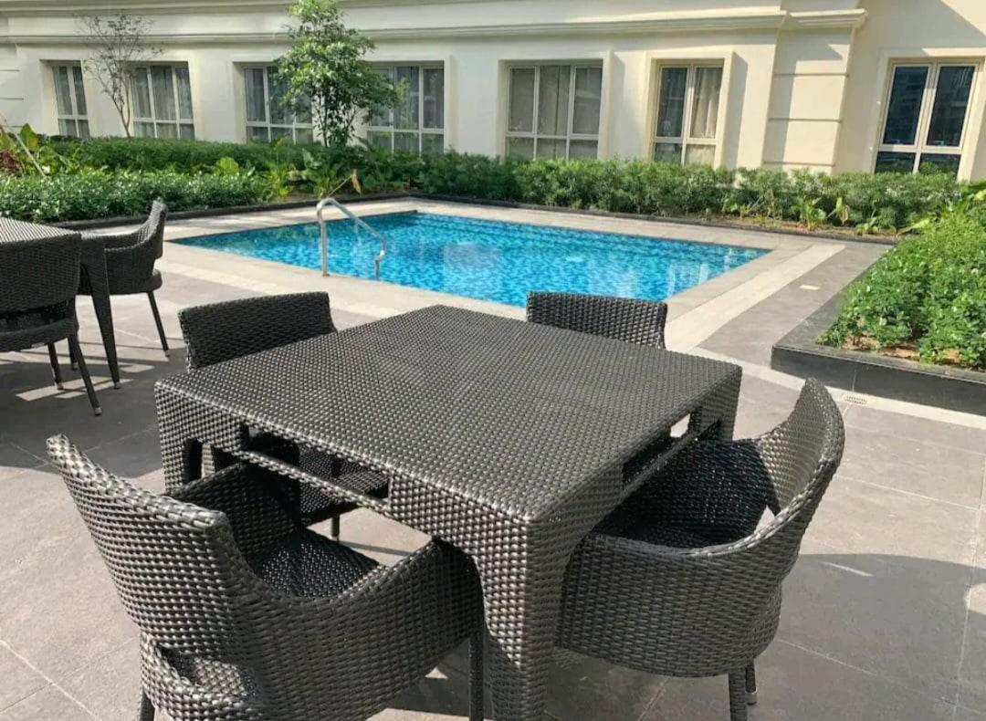 Aparthotel 81 Newport C5 10I Balcony & Pool Across Naia T3 Pasay Zewnętrze zdjęcie